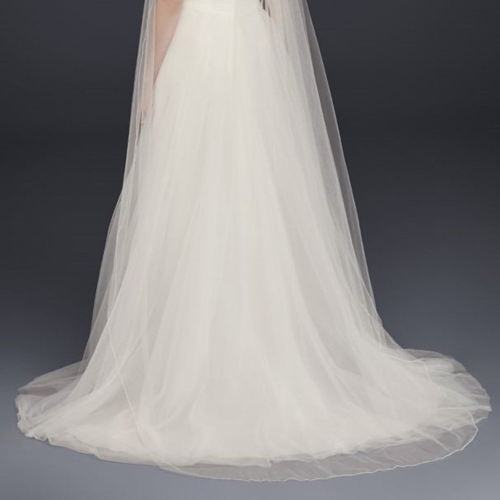 White Chapel Length Veil with Pencil Edge NWT - Picture 3 of 6